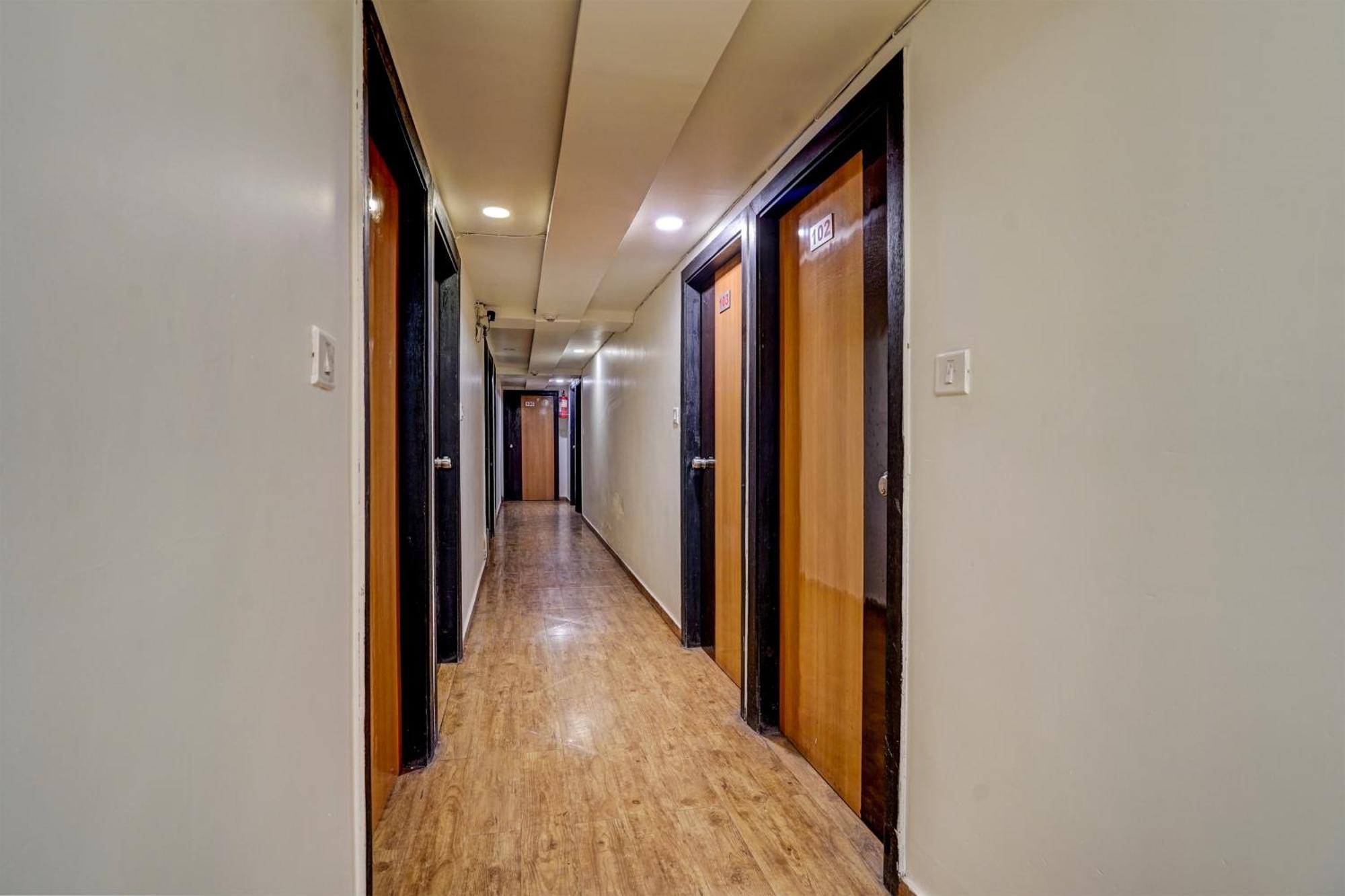 Hotel O Palak Palace Ahmedabad Luaran gambar