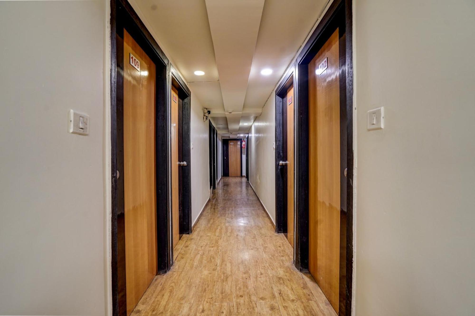 Hotel O Palak Palace Ahmedabad Luaran gambar